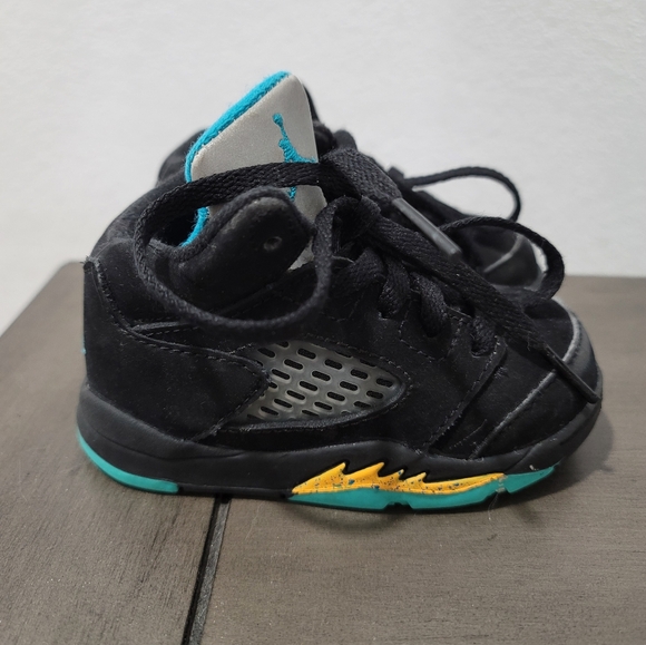 Nike Air Jordan 1 MID TD Size 5C - Picture 1 of 5